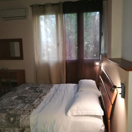 La Dea Hotel Pisa Bagian luar foto