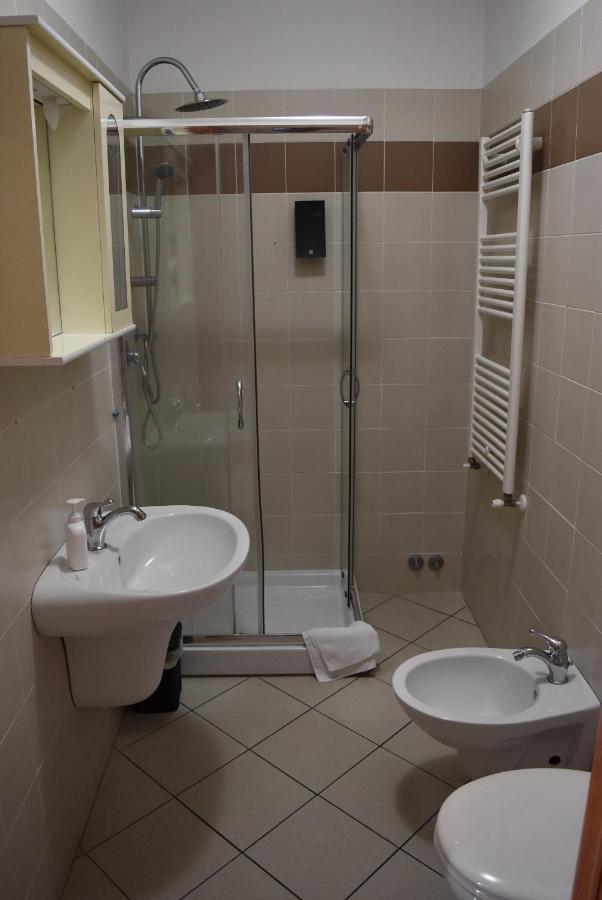 La Dea Hotel Pisa Bagian luar foto