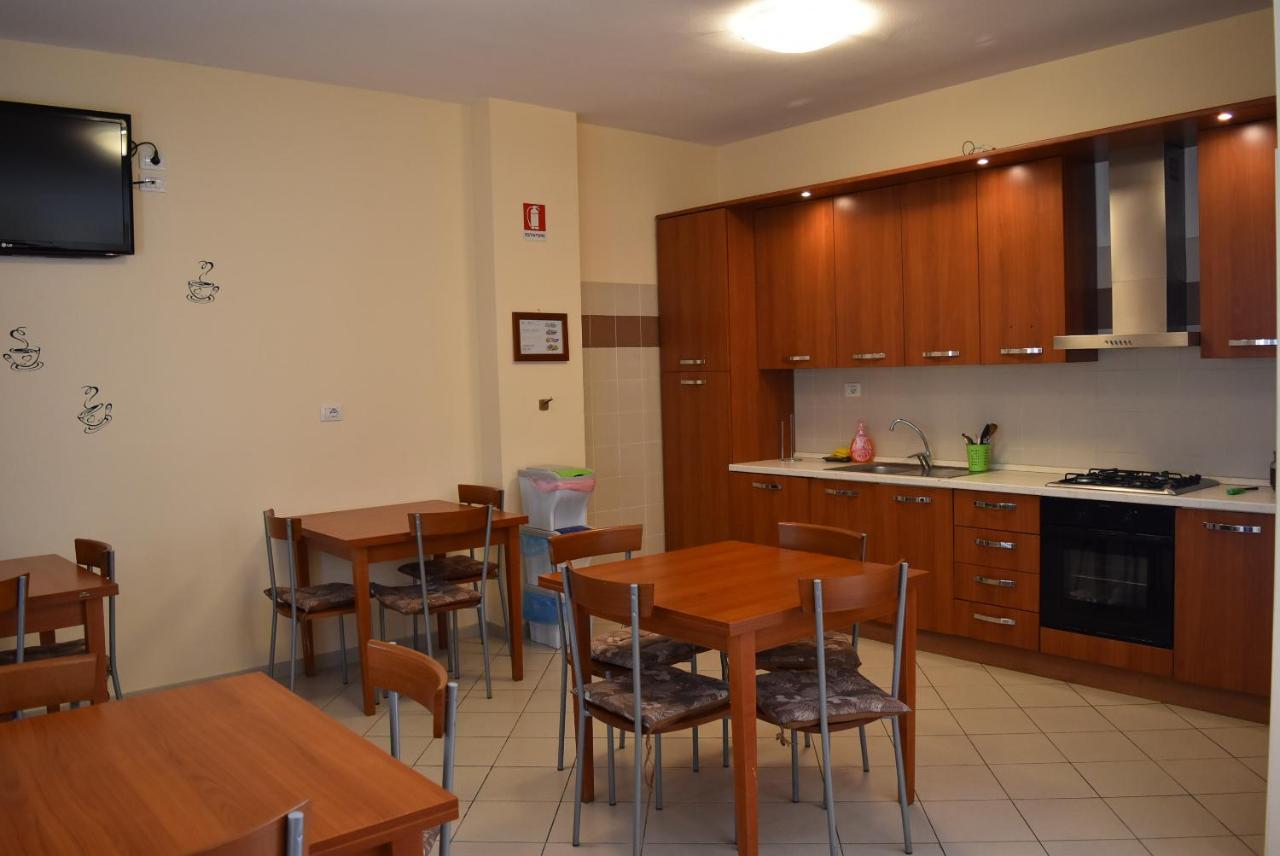 La Dea Hotel Pisa Bagian luar foto
