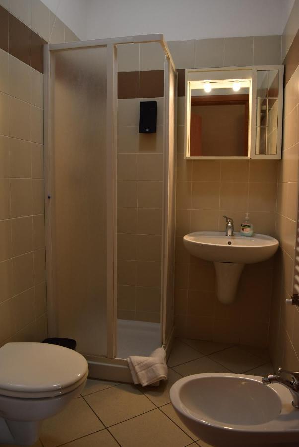 La Dea Hotel Pisa Bagian luar foto