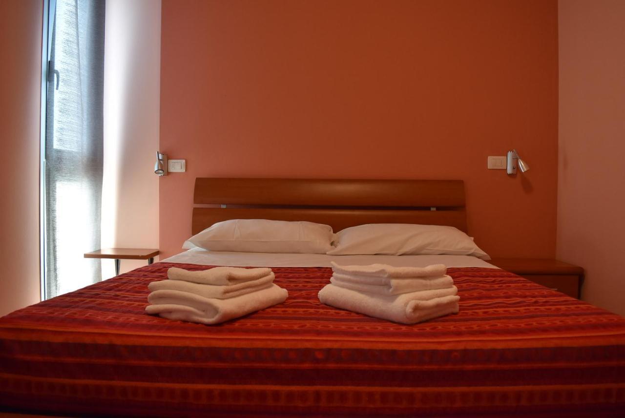 La Dea Hotel Pisa Bagian luar foto