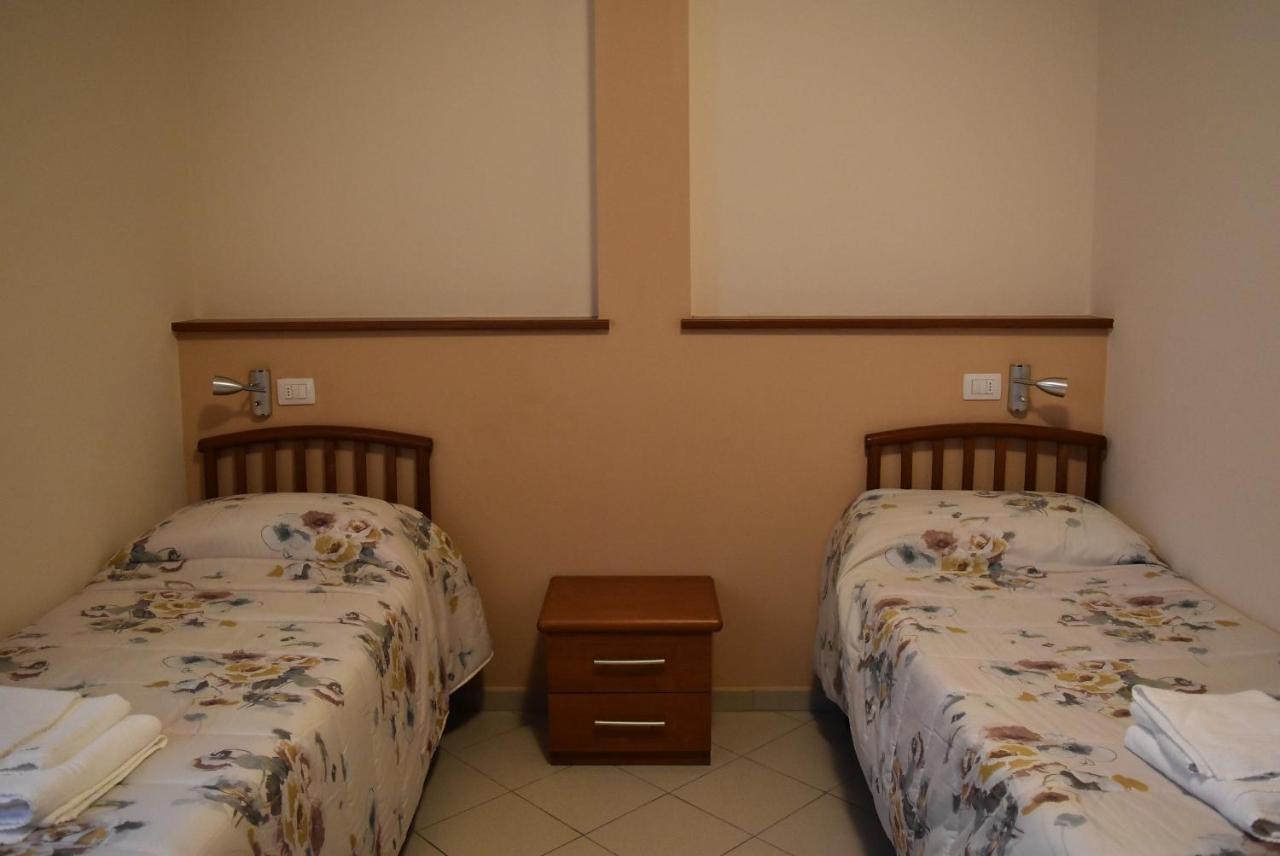 La Dea Hotel Pisa Bagian luar foto