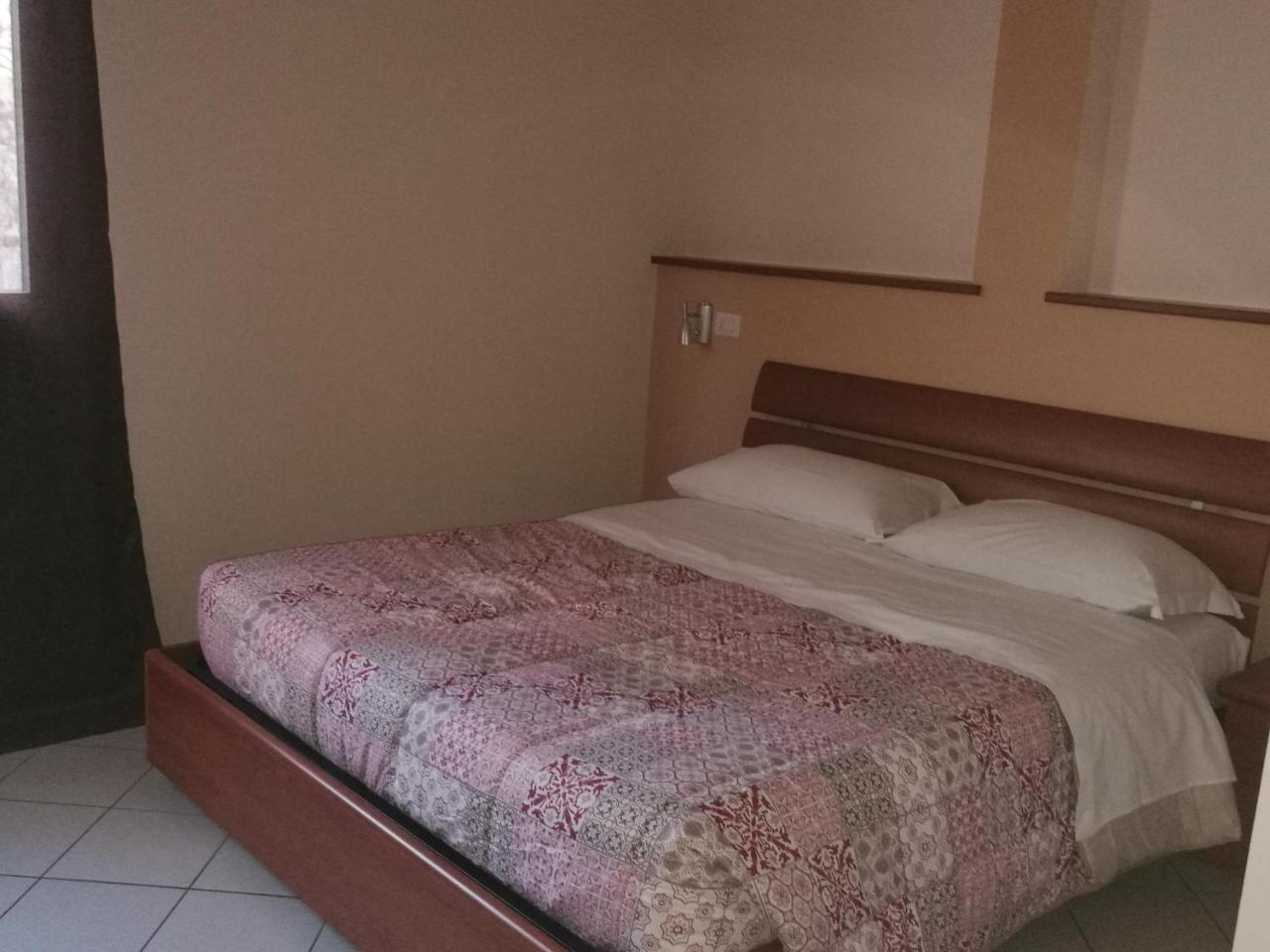 La Dea Hotel Pisa Bagian luar foto