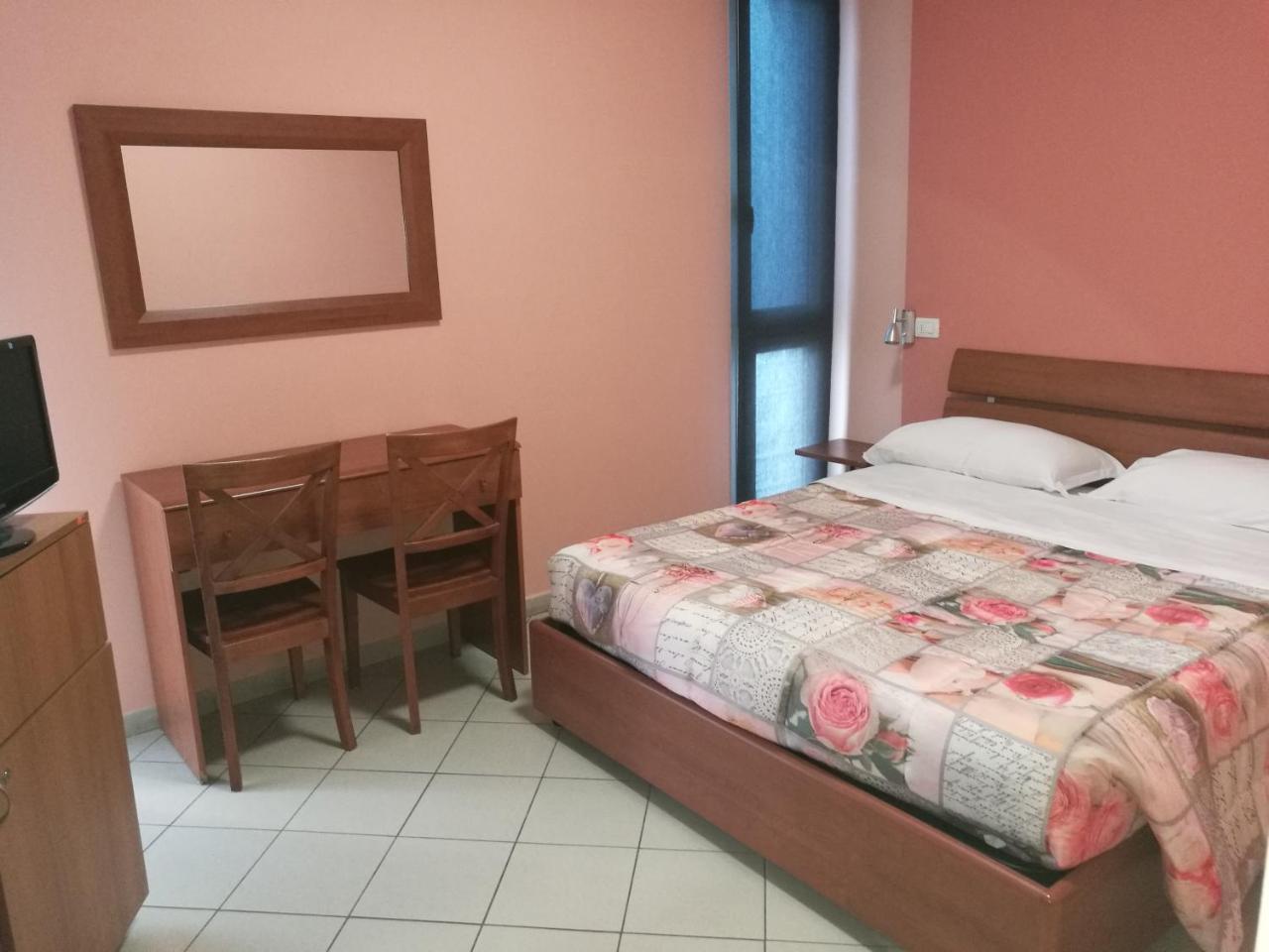 La Dea Hotel Pisa Bagian luar foto