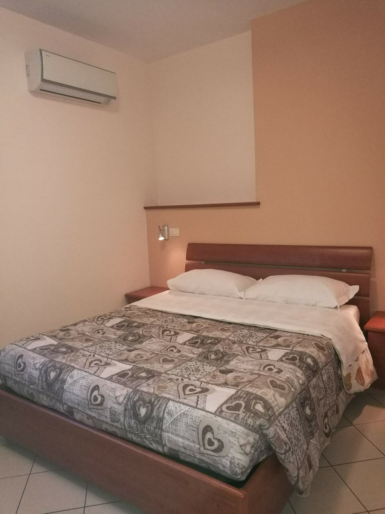 La Dea Hotel Pisa Bagian luar foto